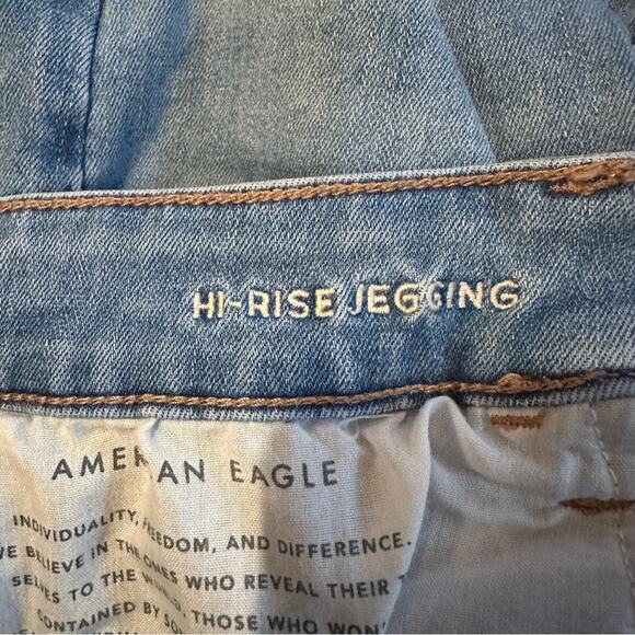 American Eagle Hi-Rise Light Wash Distressed Raw‎ Hem Skinny Jegging Jeans Sz 14 - Picture 7 of 13